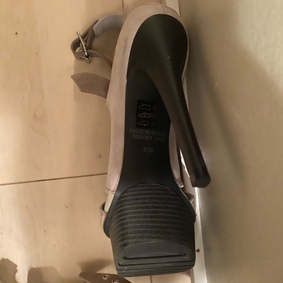 Stylish heels - Picture 4 of 5